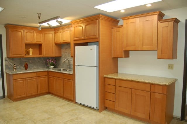 Cheap and Affordable Kitchen Cabinets for a 10 by 10 Kitchen