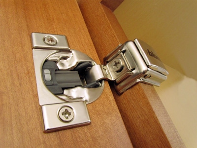 soft close hinge