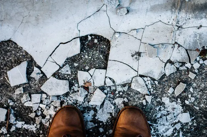 cracked-degrading-concrete-in-need-of-replacement