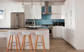 Aesthetic Dynamics of White Shaker Cabinets white-shaker-cabinets-island-with-stools
