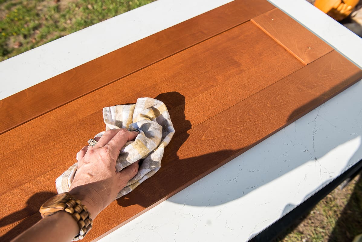 cleaning-and-restaining-kitchen-cabinets