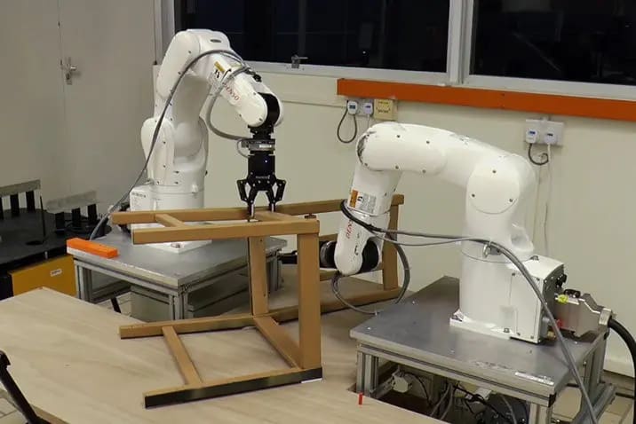 robots-assembling-rta-chair-furniture
