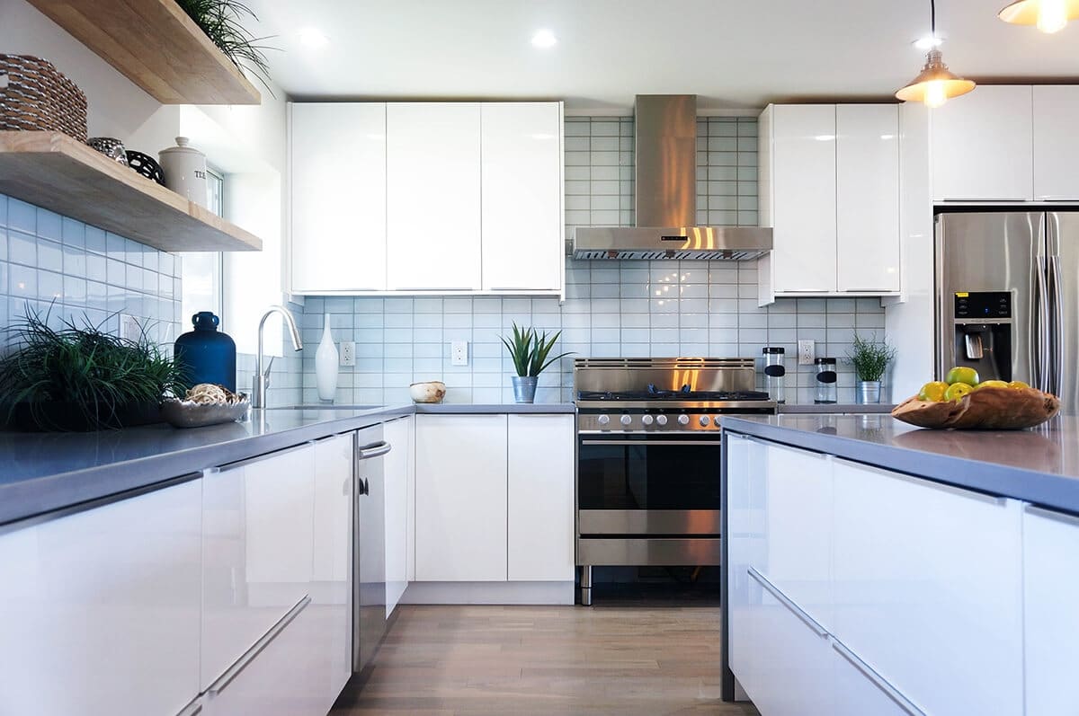 How to Design the Dream Kitchen: White Gloss Euro Cabinets