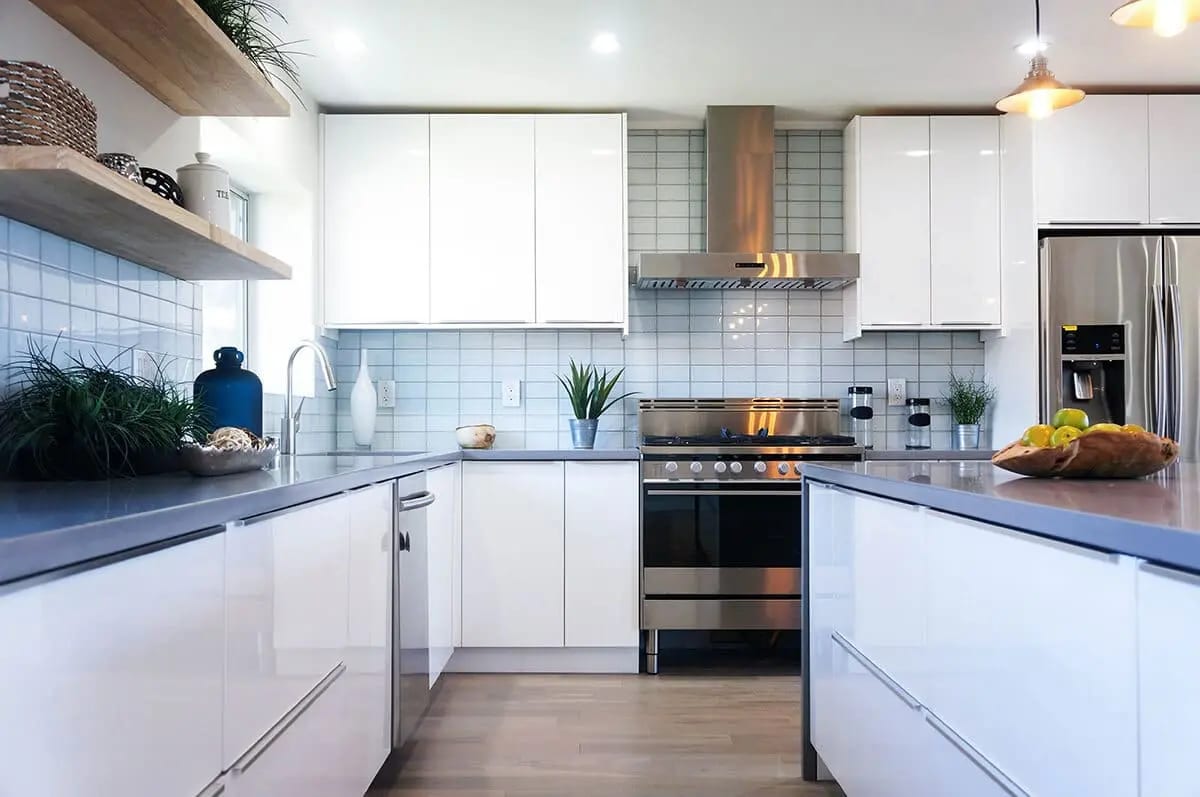 high-gloss-white-european-flat-panel-rta-kitchen-cabinets-2