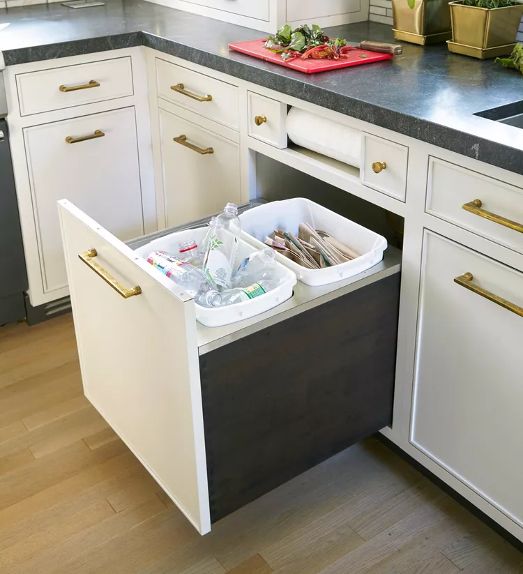 bad kitchen design with two drawers on the corners