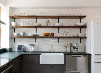 shaker kitchen cabinets with natural wood tone