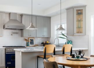 Kitchen Island or Dining Table? How to Make the Best Choice for Your Home