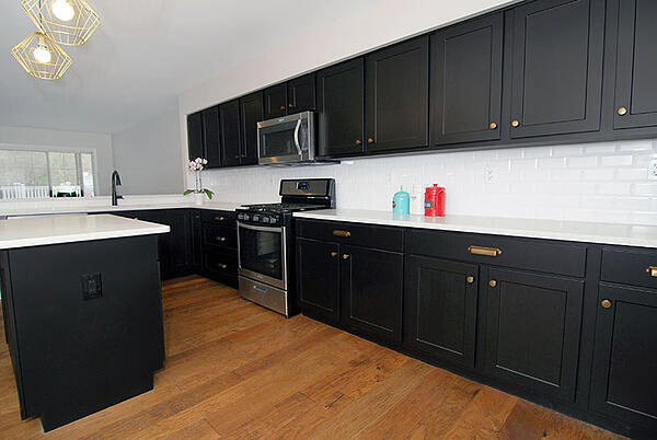 black kitchen cabinets shaker door style