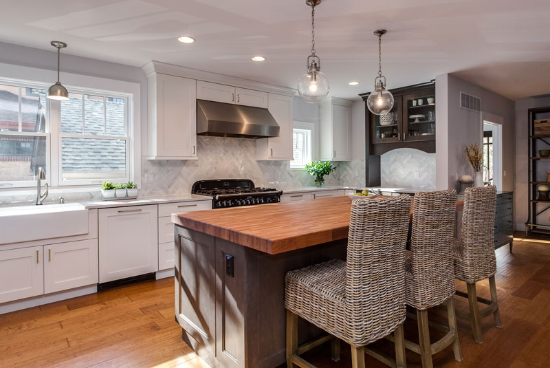 white shaker and espresso island kitchen cabinets design