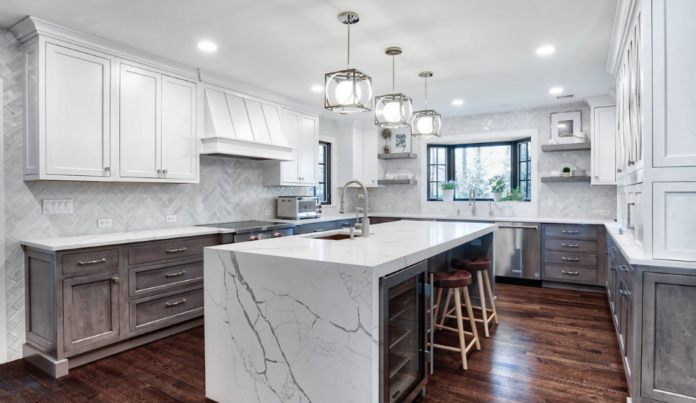 Two-toned Shaker Kitchen Cabinets to Mix and Match For Your Home