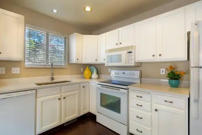 white kitchen cabinets